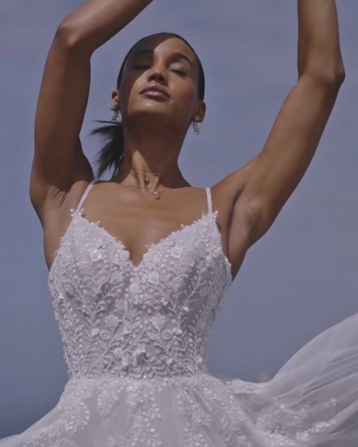 ◆関税込◆【REBECCA VALLANCE】Bridal Harriet gown Bridal Harriet gown in white - Rebecca Vallance | Mytheresa