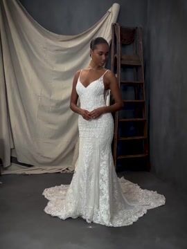 V back shop lace wedding dress