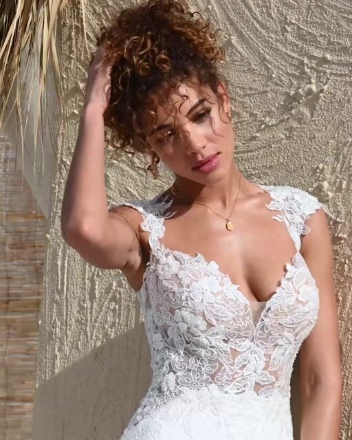REBECCA VALLANCE★ディアマンテ襟ドレスCielo Diamante Collar Cielo Diamante Collar Gown – Rebecca Vallance