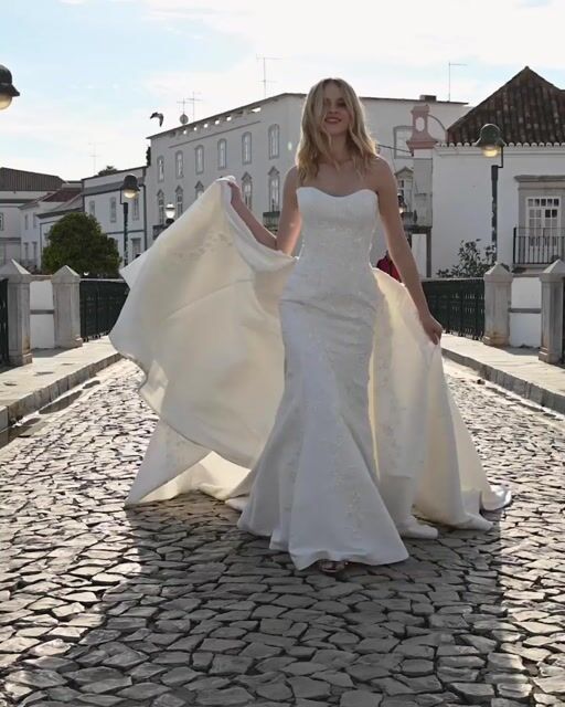 Cheap wedding hotsell dresses in barcelona